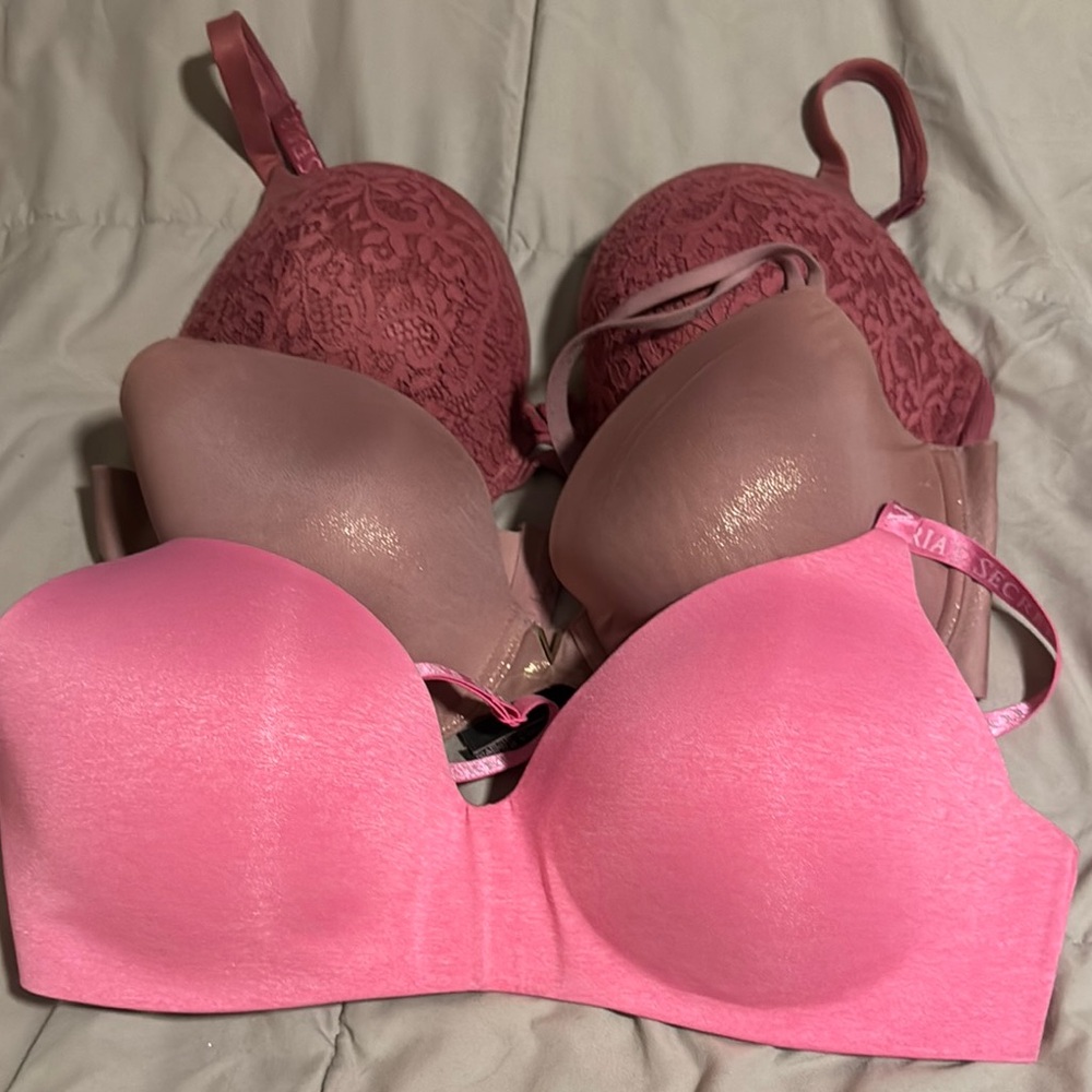 Victoria's Secret Pink T-Shirt Bra with Adjustable Straps BODY BY VICTORIA